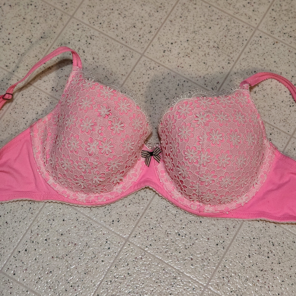 Victoria's Secret Pink Floral Lace Bra